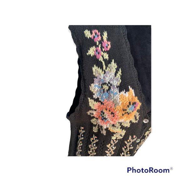 PORTRAITS by Northern Isles MEDIUM Ladies Hand Knitted Floral Vine Vest STUNNING - Picture 3 of 6